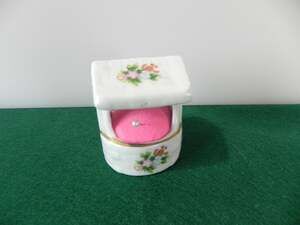 Vintage Sweet Floral Wishing Well Pin Cushion with Thimble Holder